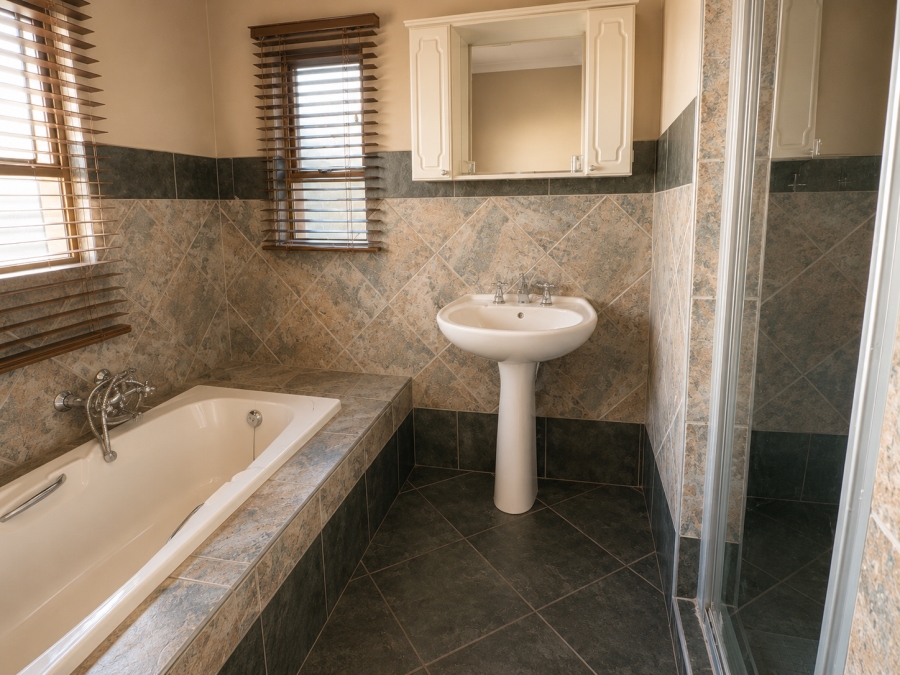 4 Bedroom Property for Sale in Bodorp North West